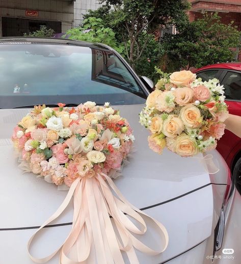 Bridal Car Flowers, Bridal Car, Wedding Car Decorations, Peach Fuzz, Flower Ideas, Car Decoration, Wedding Photoshoot, Car Decor, Photo Collage