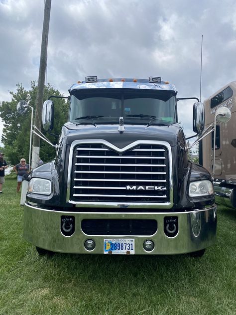 Mack Trucks For Sale, Trucks For Sell, Truck Living, Iphone Screen Repair, Iphone Repair, New Photo Download, Mack Trucks, Truck Interior, Screen Repair