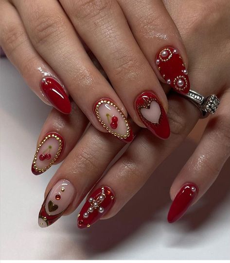 Aesthetic Xmas Nails, Red Nail Art Short Nails, Red Birthday Nail Designs, Red Funky Nails, Rosette Nails, Valentine Inspired Nails, Deck Of Cards Nails, Gel Nails Rose, 1940s Nails