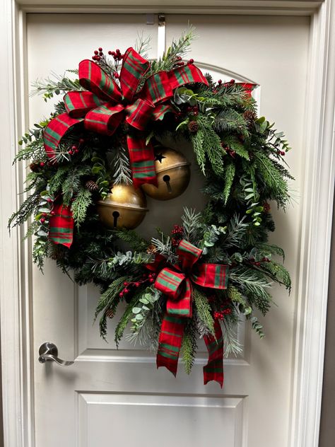 Christmas Bell Wreaths, Masculine Christmas Wreath, Window Box Ideas For Christmas, Xmas Garland Ideas Front Doors, Christmas Wreath With Bells Front Doors, Classic Christmas Wreaths For Front Door, Christmas Store Front Ideas, Outdoor Christmas Window Decor, Diy Holiday Wreaths For Front Door