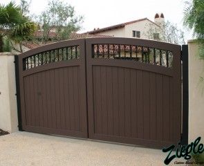 GD5 Gate Reference, Modern Main Gate Designs, Wooden Gates Driveway, Home Gate Design, Gate Designs Modern, Fence Gate Design, House Fence Design, House Main Gates Design, Modern Gate