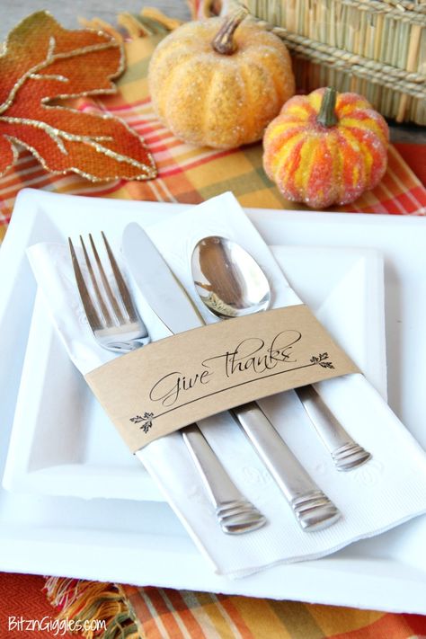 Printable Thanksgiving Napkin Holders - A simple and elegant way to dress up your table for Thanksgiving! Choose from six different designs or use them all! #bitzngiggles #tablescape #napkinholders #Thanksgiving #tabledecorations #tabledecor #DIY #printable Thanksgiving Napkin Holders, Turkey Napkins, Easter Napkins Rings, Thanksgiving Napkin Rings, Fall Napkins, Napkin Rings Diy, Editable Gift Tags, Food Cards, Thanksgiving Napkins