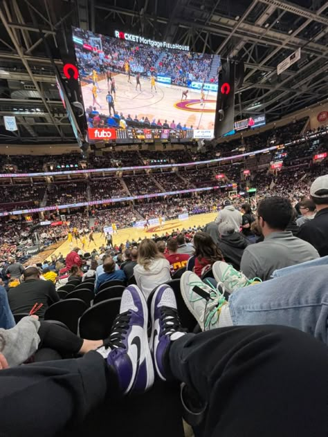 Basketball Match, Basketball Gf Aesthetic, Basketball Bf Aesthetic, Basketball Romance Aesthetic, Love And Basketball Aesthetic, Nba Couple Aesthetic, Basketball Game Aesthetic, Playing Basketball With Boyfriend, Watching Basketball Aesthetic