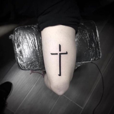 Tattoos No Shading, Shading Tattoo, Cross Tattoo For Men, Cross Tattoos, Cross Tattoo Designs, Religious Tattoos, Small Girl Tattoos, Cool Small Tattoos, E Tattoo