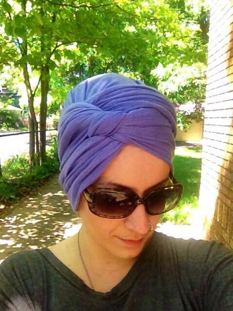 Chemo Head Scarf Tutorial, How To Tie A Head Scarf, Chemo Head Scarf, Cleveland Show, Turban Tutorial, Scarf Wraps, Chemo Hair, Headwrap Tutorial, Head Scarf Tying