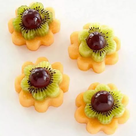 Fruits Decoration, Fresh Fruit Recipes, Fun Food For Kids, Decorações Com Comidas, Edible Arrangements, Fruit Decorations, Fun With Food, Fruit Flowers, Food For Kids