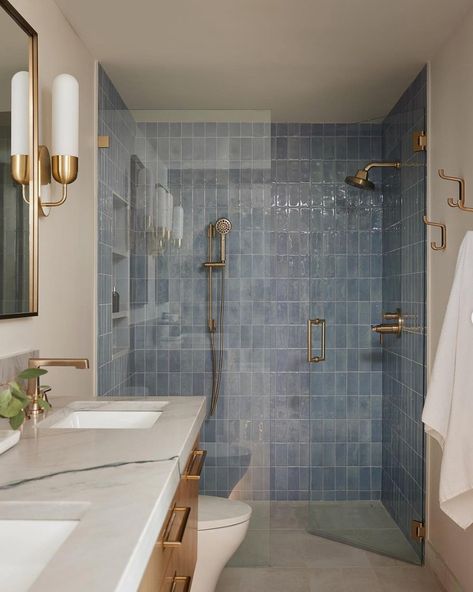 Top 10 Bathroom Trends for 2024 - Nikki's Plate Small Full Bathroom Tile Ideas, 3 Wall Shower Ideas, Beautiful Shower Tile, Top Bathroom Trends 2025, Master Bathrooms 2024, 2025 Bathroom Tile Trends, Bathroom Trends For 2024, Full Tile Bathroom, 2024 Bathroom Trends