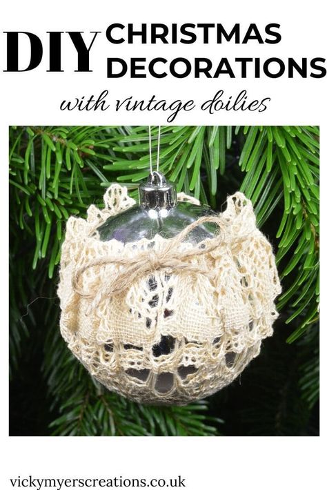 Vintage Doilies Christmas Decorations Pallet Wood Christmas Tree, Pallet Wood Christmas, Diy Christmas Ball, Upcycled Christmas, Vintage Doilies, Easy Christmas Decorations, Wood Christmas Tree, Christmas Ornament Crafts, Ornament Crafts