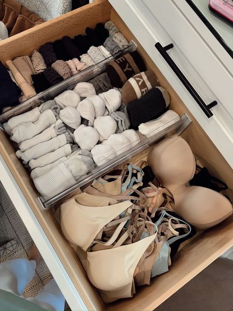 Organization Ideas For Drawers, Under Clothes Organization, Intimates Drawer Organization, Closet Organization Socks, Organized Sock Drawer, Clothing Drawers Organisation, Vanity Organization Ideas Drawers, What To Keep In Nightstand Drawers, Dorm Drawer Organization