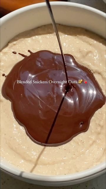 Snickers Overnight Oats, Blended Oats, Smooth Peanut Butter, Oat Recipes Healthy, Overnight Oats Recipe Healthy, Vegan Dark Chocolate, So Satisfying, Healthy Lifestyle Food, Dairy Free Milk