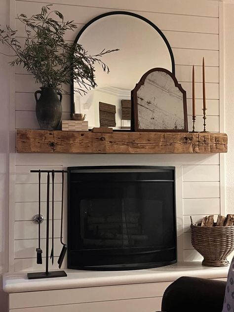 Modern Fireplace Mantle Decor, Rustic Modern Fireplace, Modern Fireplace Mantle, Mantle Decor With Mirror, Modern Farmhouse Mantle, Mirror Over Fireplace, Modern Mantle, Mirror Above Fireplace, Good Mirror