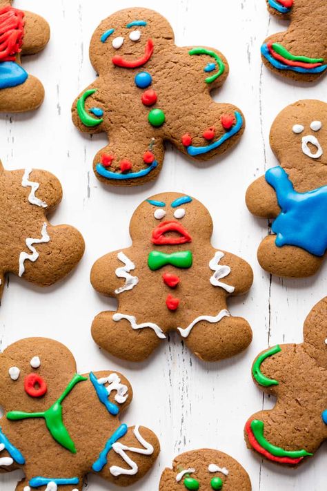 Classic old-fashioned gingerbread cookies. Bust out your cookie cutter and make this classic Christmas treat! You can cut them into gingerbread men or use any other fun shape. Classic Christmas Treats, Gingerbread Cookies Decorated, How To Make Gingerbread, Stay At Home Chef, Best Sugar Cookie Recipe, Ginger Bread Cookies Recipe, Best Sugar Cookies, Gingerbread Man Cookies, Best Christmas Cookies