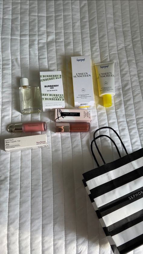 Sephora Bag Aesthetic, Sephora Haul Aesthetic, Sephora Finds, Sephora Aesthetic, Haul Aesthetic, Sephora Wishlist, Sephora Bag, Shopping Pictures, Makeup Bag Essentials