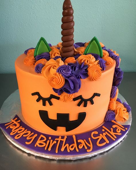 In the weeks leading up to Halloween, in which your body begins turning into one giant candy bar, there are plenty of themed treats to be eaten and enjoyed. Pumpkin Unicorn, Lemon And Coconut Cake, Postres Halloween, Halloween Birthday Cakes, Savory Cakes, Halloween Cake Decorating, Bolo Minnie, Crumble Cake, Salty Cake