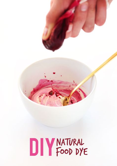 DIY Natural Food Dye! #vegan #minimalistbaker Natural Food Dye, Vegan Sugar Cookies, Fatty Foods, Pink Food, Minimalist Baker, Pink Food Coloring, Cookies Vegan, Natural Food Coloring, Vegan Sugar