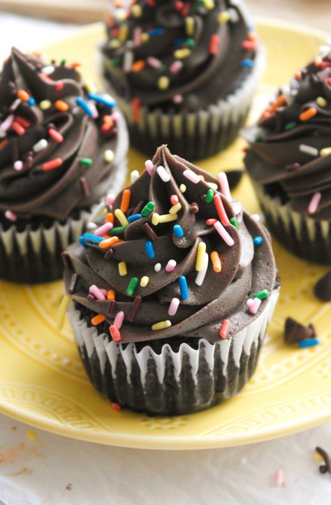 Chocolate Quinoa Cupcakes – Baking Is A Science Quinoa Cupcakes, Vegan Gluten Free Cupcakes, Chocolate Quinoa, Quinoa Cake, Dark Chocolate Cupcakes, Dessert Items, Vegan Cupcakes, Cupcake Recipes Chocolate, Chocolate Cream Cheese