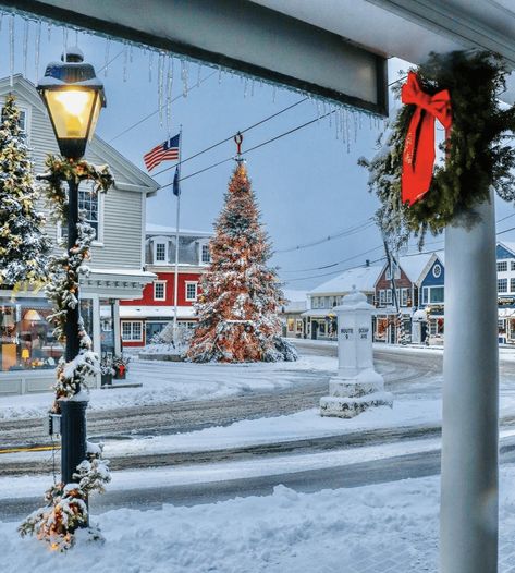 13 Maine Towns with Unique Shops & Boutiques 4 New England Christmas, Maine Winter, Wish You The Same, Chickens In The Winter, Waterfall Trail, Christmas In The City, Beautiful Christmas Decorations, Christmas Town, Christmas Scenes