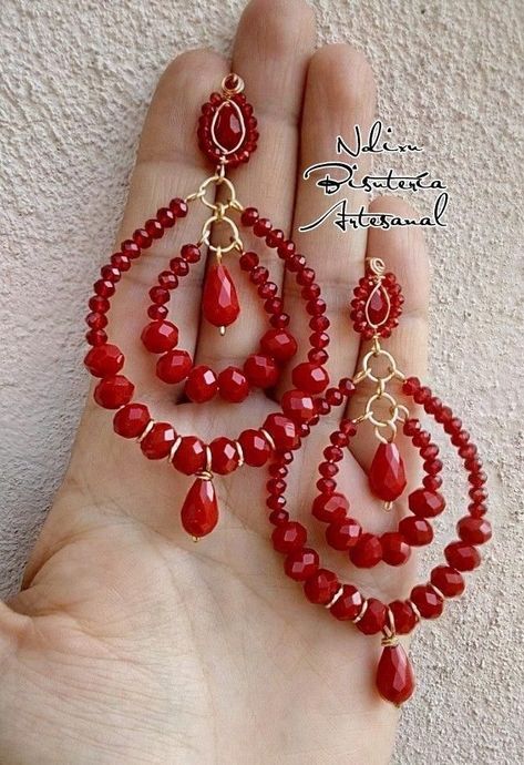 Diy Dangle Earrings Tutorials, Red Beaded Earrings, Anting Manik, Beaded Earrings Diy, Handmade Jewelry Tutorials, Beaded Jewelry Designs, Earrings Inspiration, Earring Tutorial, Homemade Jewelry