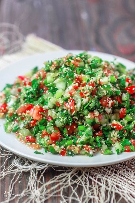 13 Fresh Mint Recipes - Cooking With Mint—Delish.com Mint Recipes Fresh, Tabouli Salad Recipe, Mint Food, Tabouli Recipe, Tabbouleh Salad Recipe, Refreshing Salads, Tabouli Salad, Fresh Tomato Recipes, The Mediterranean Dish