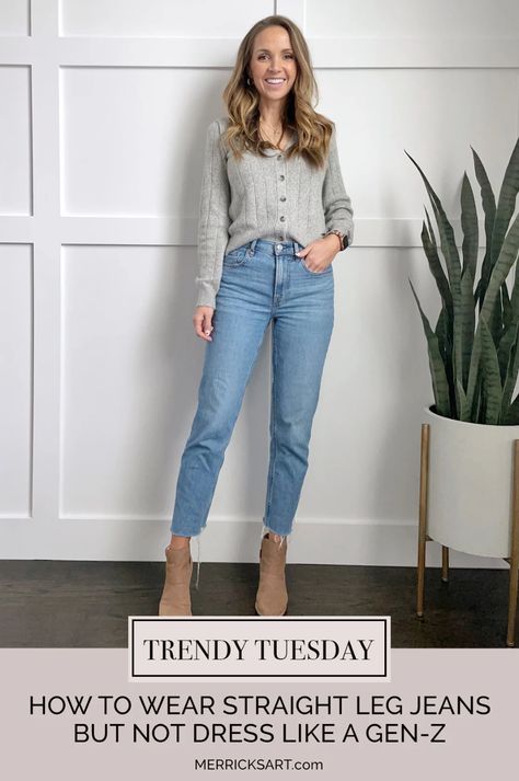 straight leg jeans outfit Ankle Jeans Outfit, Straight Jeans Outfit, Ankle Boots With Jeans, Straight Leg Jeans Outfits, How To Wear Ankle Boots, Boots Outfit Ankle, Jeans Outfit Winter, Jeans Outfit Fall, Mom Jeans Outfit