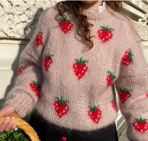 Strawberry Y2k, Sweaters Grunge, Kawaii Sweaters, Woolen Sweater Design, Tie Front Tops, Jersey Ideas, Knit Inspiration, Woolen Sweater, Creative Knitting