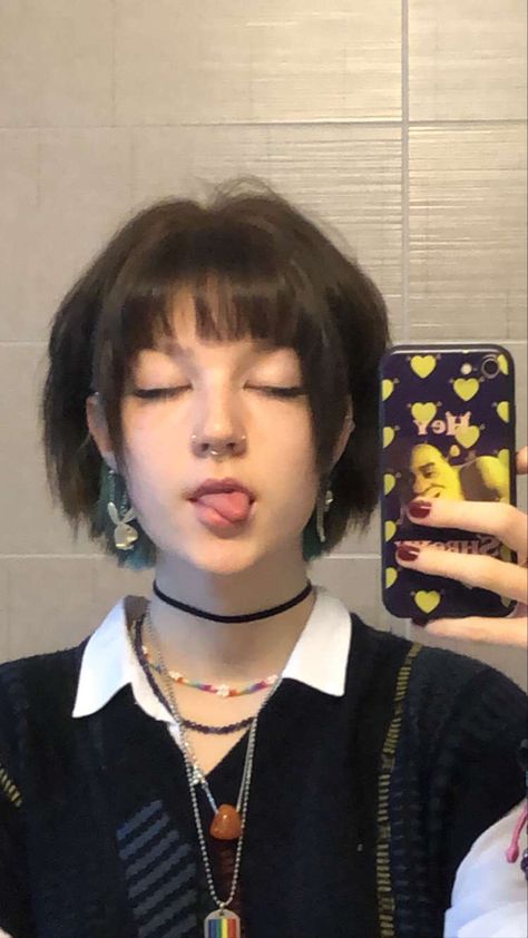 Short Choppy Haircuts With Bangs, Short Alt Haircuts For Straight Hair, Short Alt Haircuts With Bangs, Short Alt Hair With Bangs, Grunge Short Hair With Bangs, Short Hair Alt, Baby Bangs Short Hair, Short Alt Hair, Short Pigtails