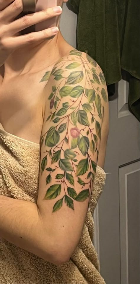 Ivy Tattoo, Aesthetic Tree, Inspo Tattoo, Prison Tattoos, Swallow Tattoo, Tree Tattoos, Plant Tattoo, Botanical Tattoo, R Tattoo