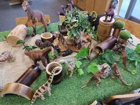 Dinosaur Small World, Nature Display, Messy Play Activities, Dinosaur Theme Preschool, Dinosaur Garden, Dinosaur Play, Backyard Kids Play Area, Dinosaur Activities, Small World Play