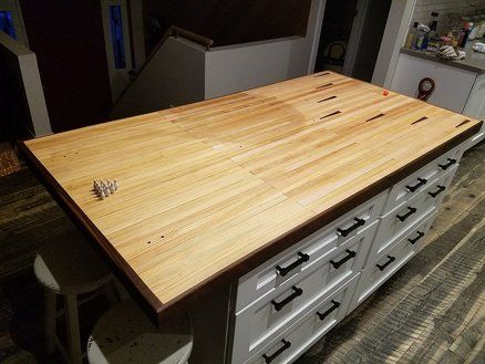 Bowling Decor, Bowling Alley Table, Diy Farm Table, Woodworking Projects Gifts, Diy Sofa Bed, Wood Pencil Holder, Build A Farmhouse Table, Woodworking Tutorials, Woodworking Tools For Beginners