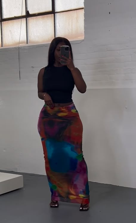 Outfits With Long Skirts Black Women, Long Skirt Outfits Black Women, Grown Woman Outfits Black Women, Maxi Skirt Outfit Black Women, Purple Outfits Black Women, Cute Modest Outfits, Effortlessly Chic Outfits, Looks Street Style