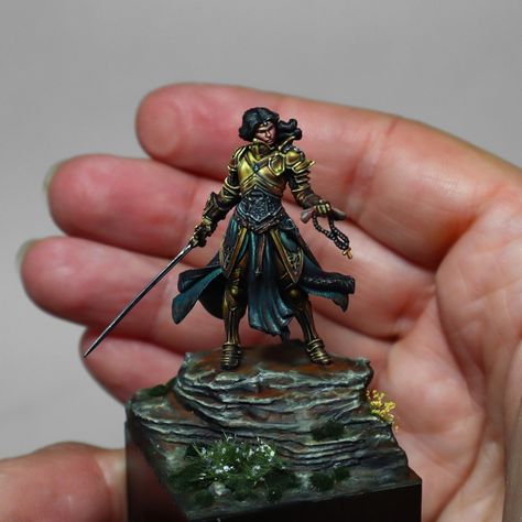 Asteria - 38mm by Riccardo "RA" Agostini · Putty&Paint Dnd Miniatures Painting, Rpg Figures, Painting Figurines, Miniatures Painting, Model Painting, Miniature Bases, D&d Miniatures, Dnd Miniatures, Female Knight