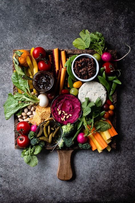 A delicious and visually pleasing plant-based charcuterie board made with fresh vegetables, hummus, vegan cheese, nuts and spreads. The perfect memorial day appetizer and snack board for entertaining or to share with family Vegan Boards Plant Based, Vegetarian Breakfast Charcuterie Board, Sharing Board Food, Healthier Charcuterie Board, Cactus Charcuterie Board, Vegan Cheese Platter, Sharing Board Ideas, Beautiful Vegan Food, Charcuterie Board Ideas Vegetarian