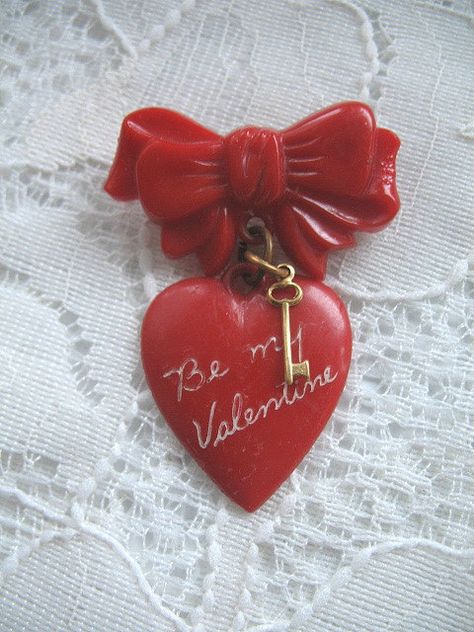 Vintage Heart Pin Vintage Valentines Day, Lizzie Hearts, Collage Journal, Valentines Day Heart, Bakelite Jewelry, Collage Ideas, Valentine's Day Decor, My Funny Valentine, Retro Valentines