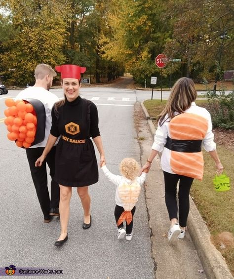 Halloween Sushi Costume, Family Sushi Halloween Costume, Family Sushi Costume, Diy Food Costumes For Kids, Sushi Chef Costume, One Piece Costume Ideas, Sushi Costume Diy, Dumpling Costume, Soy Sauce Costume