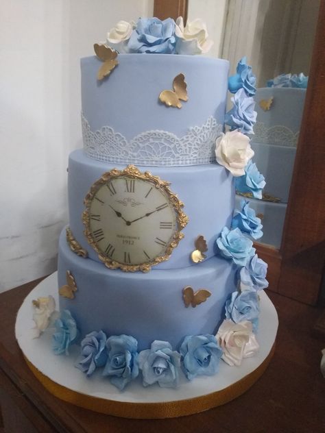 Cinderella Quince Cake Ideas, Cinderella Cake For Quinceanera, Cinderella Debut Theme Ideas, Fairytale Sweet 16 Cake, Cinderella 15 Cake, Cinderella Quinceanera Themes Sweet 15 Birthday Party Ideas, Cinderella Theme Quinceanera Decorations, Cinderella Sweet 16 Cake, Simple Cinderella Cake