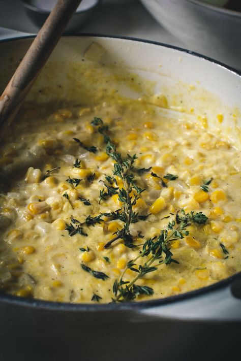 This is a crunchy corn side dish with a velvety smooth cream sauce with a buttery finish. This comfort-food corn recipe warms any meal.    #summer #recipe #creamed #corn Corn Sauce Creamy, Cream Carrots, Spicy Creamed Corn, Corn Puree Recipe, Canned Creamed Corn, Southern Creamed Corn, Amish Corn, Easy Creamed Corn, Corn Puree