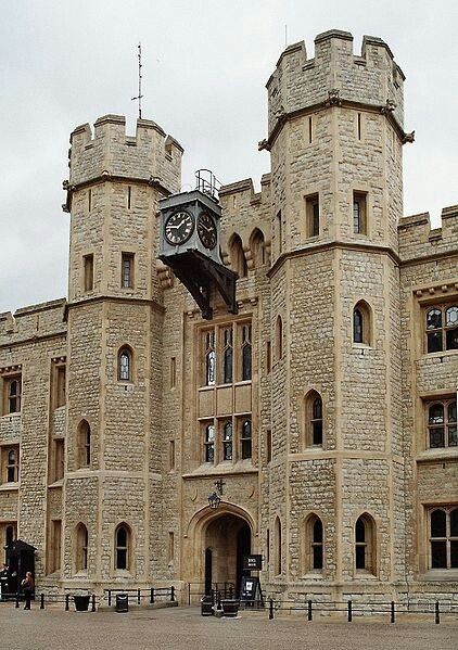 Tower of London. - saw the crown jewels! British Landmarks, London Tower, Scotland History, Kentish Town, English Cottages, Lovely Pictures, Tudor History, Germany Castles, London Baby