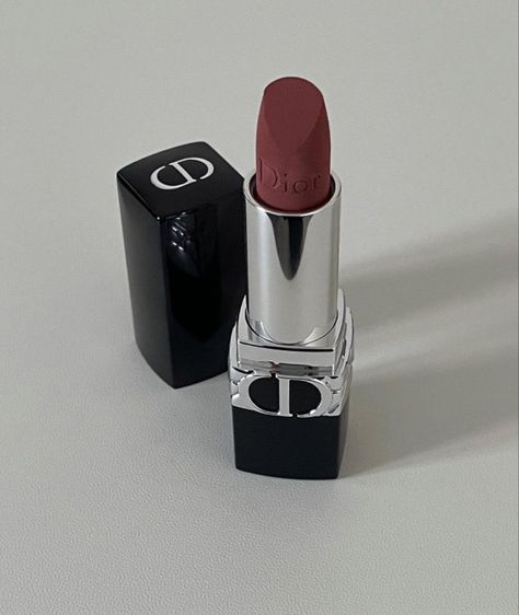 Lipstick Aesthetic Photography, Dior Lipstick Aesthetic, Lipstick Aesthetic, Dior Aesthetic, Dior Lipstick, Products Photography, Aesthetic Red, Beauty Products Photography, Money Aesthetic