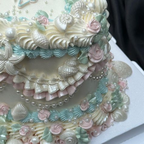 Vintage Cakes Htx, LLC | some pretty upclose shots of this one 🫶🏼 | Instagram Mermaid Vintage Cake, Mermaid Core Party, Two Layered Cake, Vintage Cake Ideas, Mermaid Cake Design, Sea Theme Cake, Ocean Birthday Cakes, Magical Cake, Shell Cake