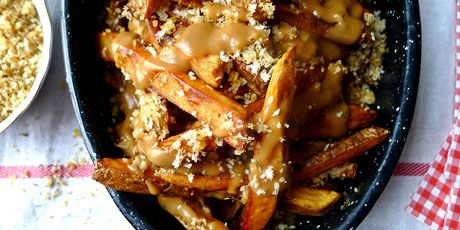 Newfoundland Fries Poutine Recipe, Fries Recipes, Newfoundland Recipes, Rock Recipes, Beef Gravy, Food Network Canada, Canadian Food, Fries Recipe, Best Comfort Food