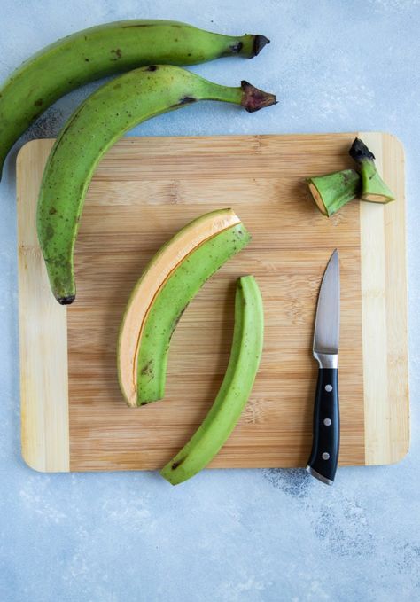 Green Plantain Recipes, Banana Chips Recipe, Mashed Plantains, Green Plantains, Plantain Recipes, Ripe Plantain, Plantain Chips, Plantains Fried, Banana Chips