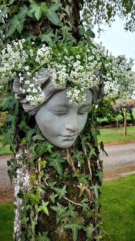 Mermaid Garden, Unique Garden Art, Garden Flower Beds, Art Retreats, Garden On A Hill, Garden Deco, Forest Garden, Memorial Garden, Garden Items