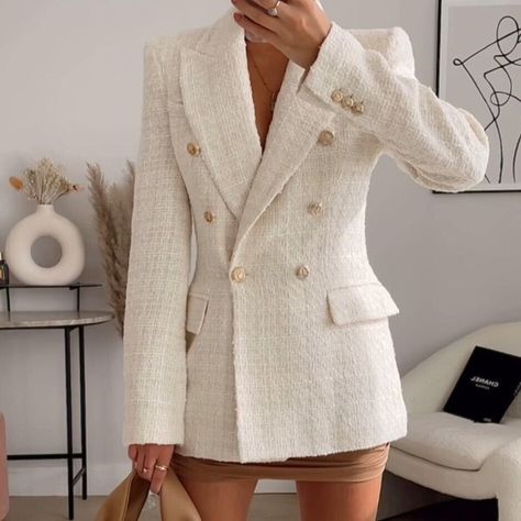 ZARA TWEED/ boucle DOUBLE-BREASTED BLAZER JACKET in ECRU - Size L White Blazer Autumn Outfit, Tweed Blazers For Women, Channel Jacket Outfit Tweed Blazer, Cream Boucle Jacket Outfit, White Boucle Jacket Outfit, Boucle Blazer Outfit, Channel Blazer, White Tweed Jacket Outfit, Zara Blazer Outfit