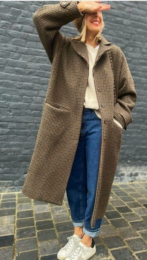 Plaid Winter Coat Outfit, Jeans And Reebok Outfit, Long Plaid Wool Coat, Checkered Trench Coat, Check Coat Outfit Winter, Brown Houndstooth Coat Outfit, Plaid Jacket Outfits For Women, Quilt Coat Outfit, Long Plaid Jacket Outfit