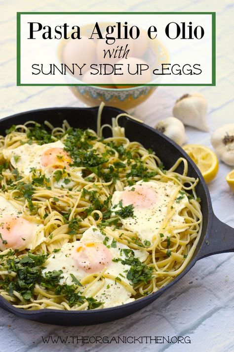 Pasta Aglio e Olio with Eggs Sunny Side Up!~ Another Casual Friday Menu Pasta With Fried Egg, Pasta With Eggs, Eggs Sunny Side Up, Pasta Aglio E Olio, Pasta Aglio, Sunnyside Up Eggs, Aglio E Olio, Recipes Authentic, Traditional Dishes