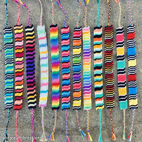 Rag Rug Bracelet, Rug Bracelet, Friendship Bracelet Patterns Easy, Fun Easy Crafts, How To Make Rings, Alpha Pattern, Alpha Patterns, Macrame Bracelets, Bracelet Tutorial