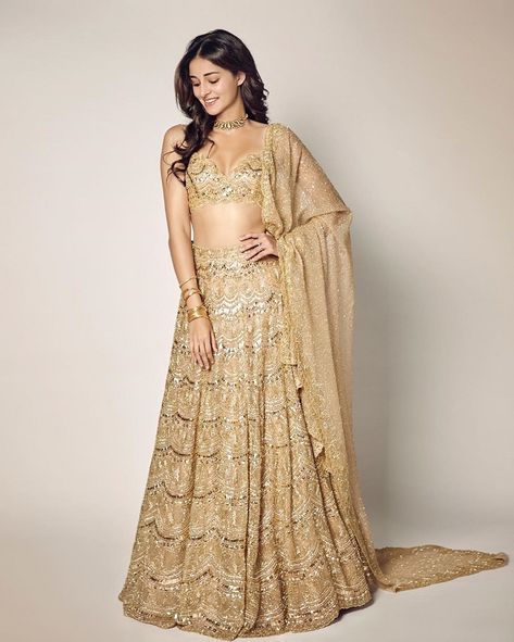 Golden Bridal Lehenga, Modern Lehenga, Ananya Pandey, Ananya Panday, Shilpa Shetty, Indian Bridal Outfits, Lehenga Designs, Bollywood Girls, Desi Fashion