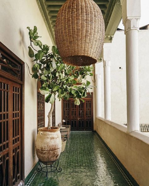 Where to Stay in Marrakech, Morocco: El Fenn - Live Like It's the Weekend Desert Style Home, Marocco Interior, Morocco House, Morocco Interior, El Fenn, Morocco Decor, Moroccan House, Marrakech Style, Modern Moroccan Style