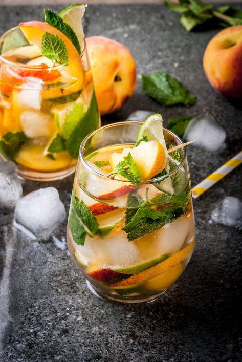 Easy Peach Mojito Recipe: The Perfect Summer Cocktail Pineapple Sangria, Pimm's Cup, Pimms Cup, Whats Gaby Cooking, Mojito Recipe, Refreshing Cocktails, Summer Cocktails, Cocktail Drinks, Summer Drinks