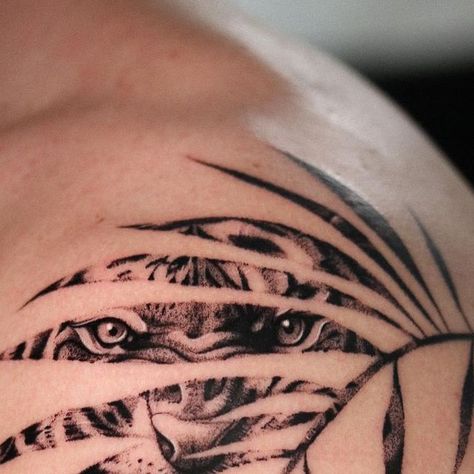 Andreas Givskov on Instagram: "Stay in the shadows, until it’s time. Tiger for @anders.k.nielsen #tigertattoo @sinnersinc for ever Booking: info@sinnersinc.dk" Tiger Tattoo Small For Women, Siberian Tiger Tattoo, Tiger Scratch Tattoo, Scratch Tattoo, White Tiger Tattoo, Tiger Tattoos, Tattoo Tiger, Medusa Tattoo Design, Fern Tattoo